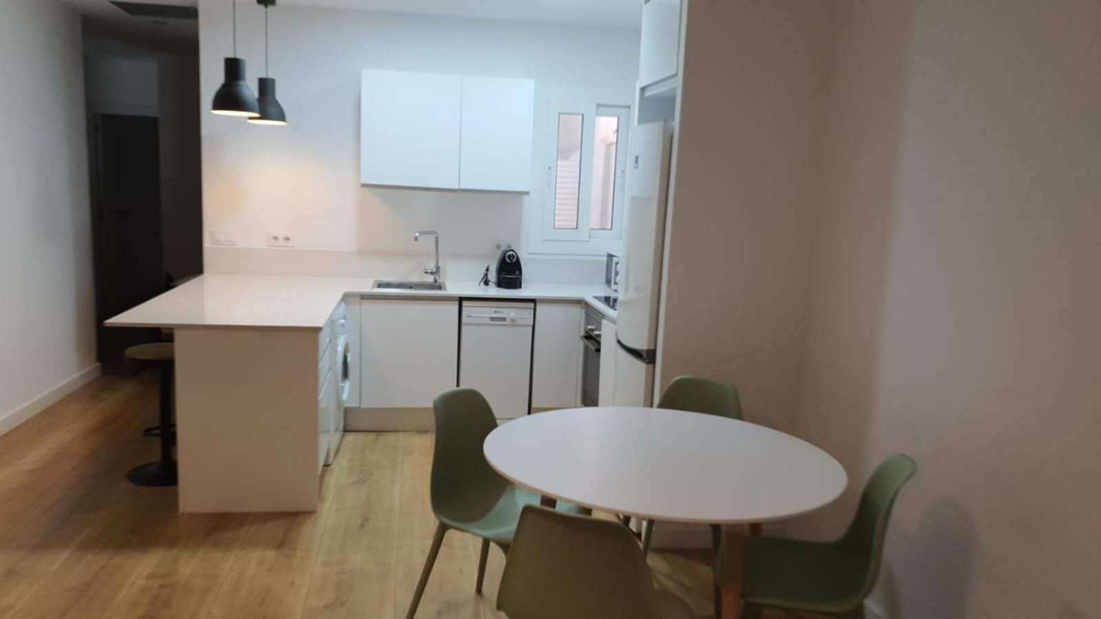 Gaudi Street Apartments Sitges Luaran gambar
